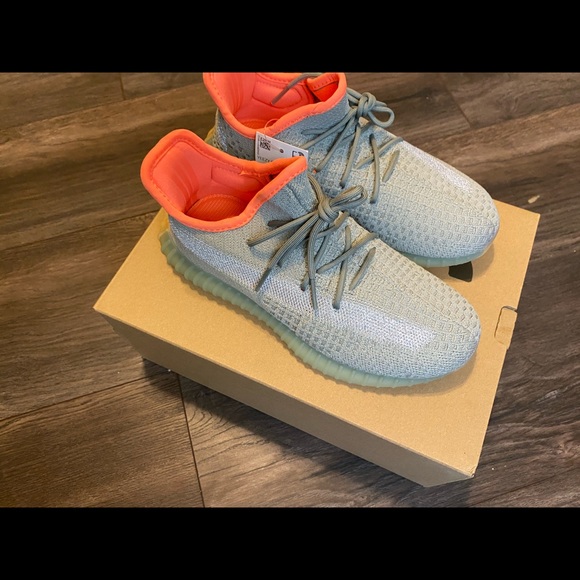 Adidas Yeezy Boost 350 Desert Sage Kids 2Y - Picture 3 of 5